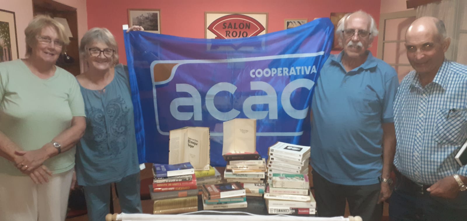 Donación libros Distrito ACAC de Colonia